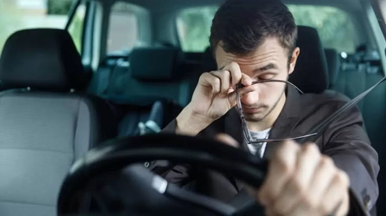Sessiz tehlike direksiyonda Uyku apnesi can alabilir!